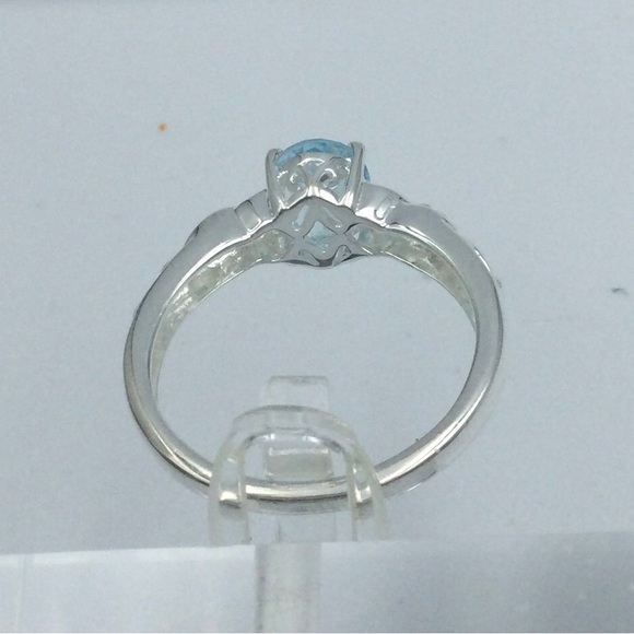 Sz 8 Genuine Sky Blue Topaz Ring - Picture 4 of 6